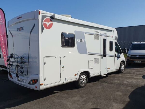 CAMPING-CAR PILOTE P 726 FC ESSENTIEL OCCASION